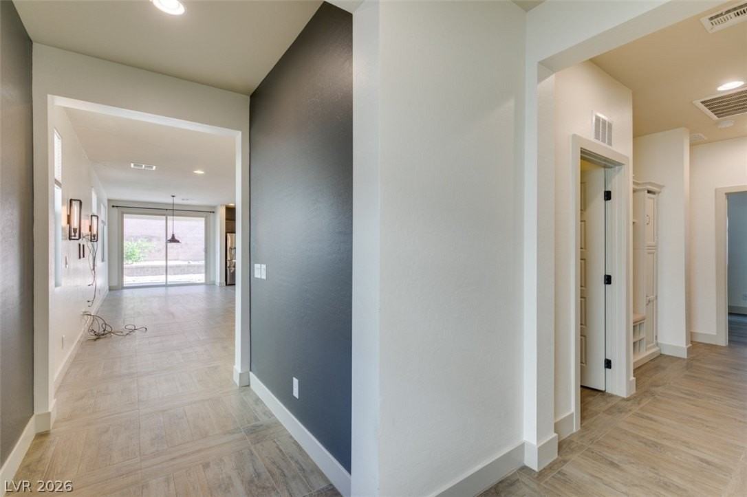 9009 Janice Glen Ave - Photo 3 of 26