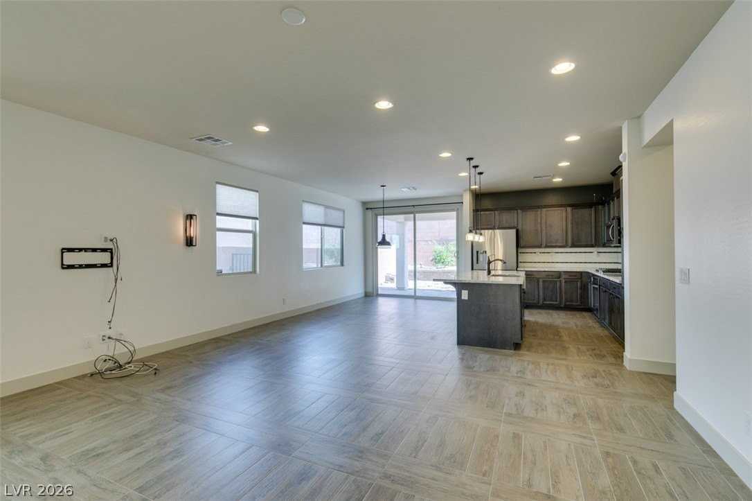 9009 Janice Glen Ave - Photo 6 of 26