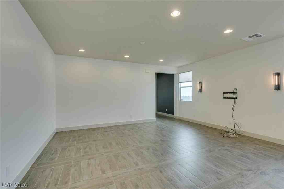 9009 Janice Glen Ave - Photo 7 of 26