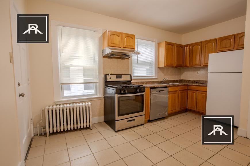 112 Murdock St - Photo 2 of 10