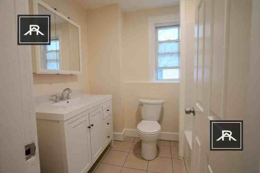 112 Murdock St - Photo 5 of 10