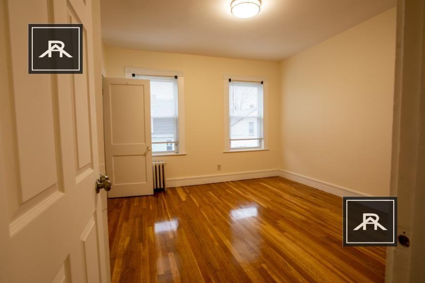 112 Murdock St - Photo 6 of 10