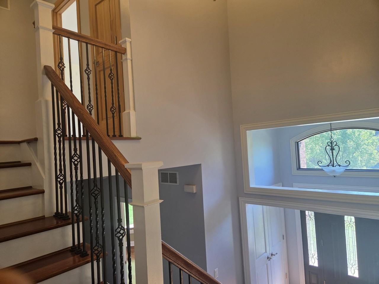 10260 Windsor Pl - Photo 2 of 21