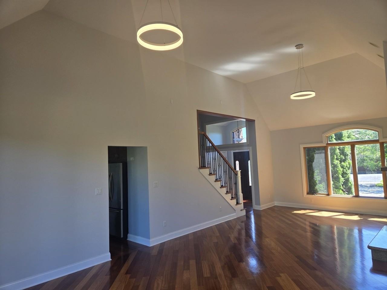 10260 Windsor Pl - Photo 5 of 21