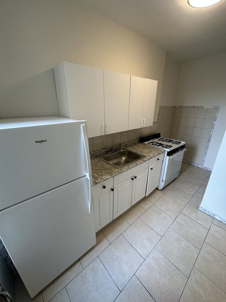 Hobart Ave #2D - Photo 7 of 8
