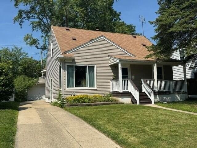 907 Bruce St