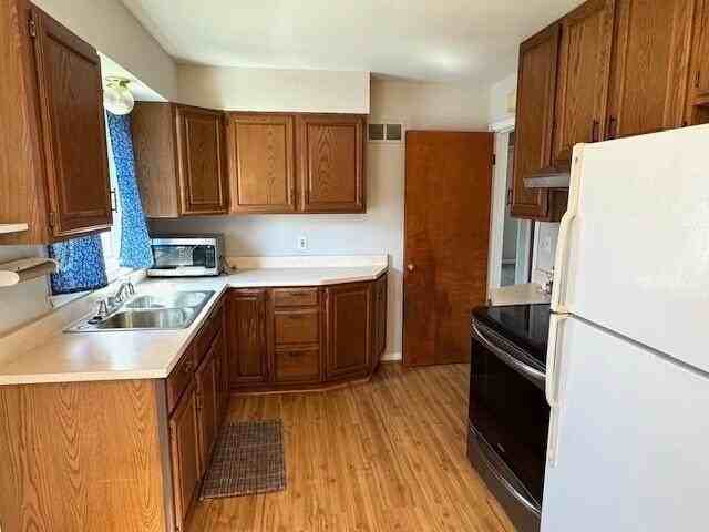 907 Bruce St - Photo 3 of 15