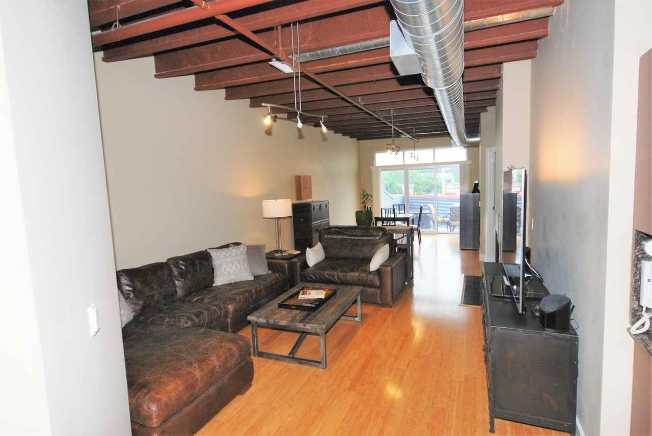 1103 N Main St - Photo 5 of 17