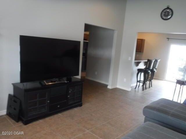 5054 Raintree Cir #B - Photo 5 of 10