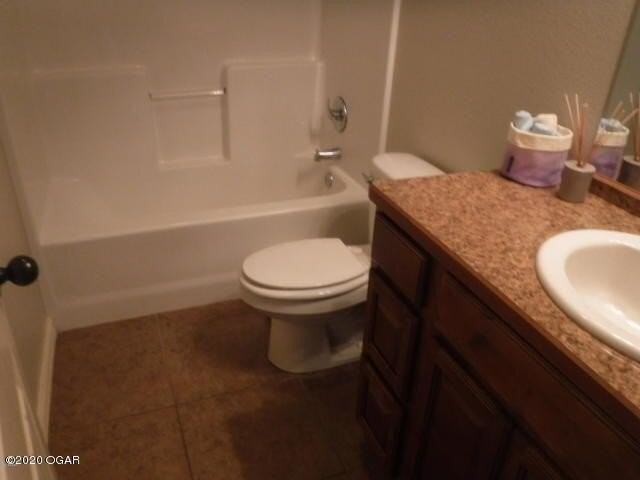 5054 Raintree Cir #B - Photo 7 of 10