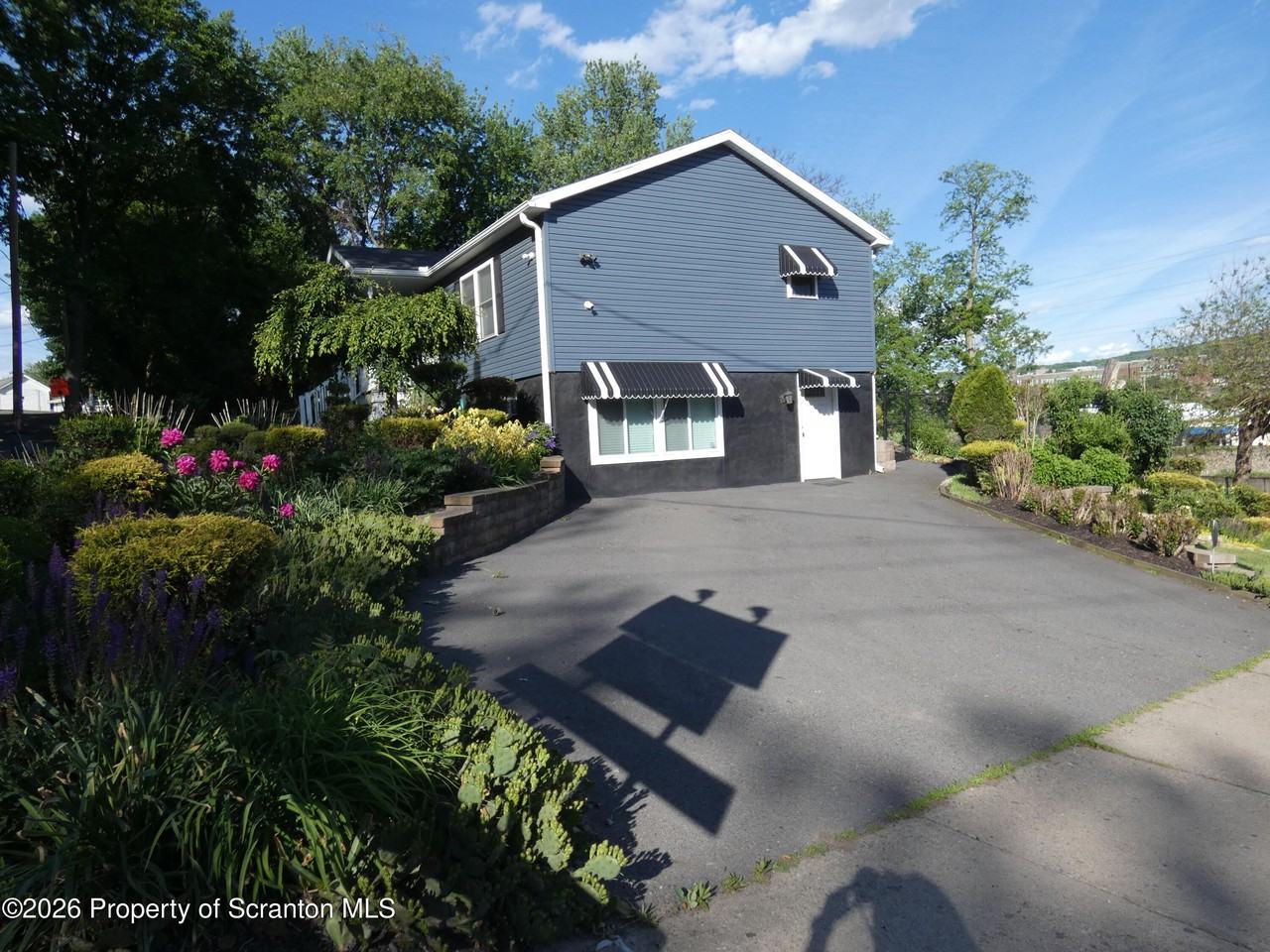 607 3rd Ave - Photo 2 of 46