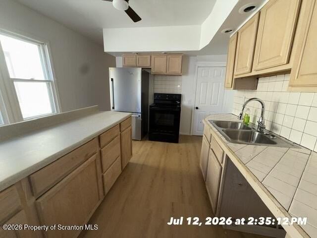 1429 N Main Ave - Photo 5 of 9
