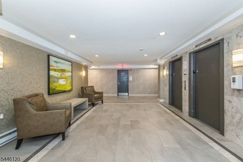 467 Valley St #1A - Photo 6 of 27