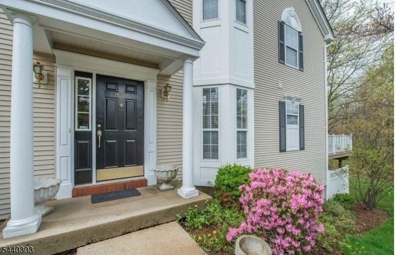 84 Constitution Way - Photo 2 of 18