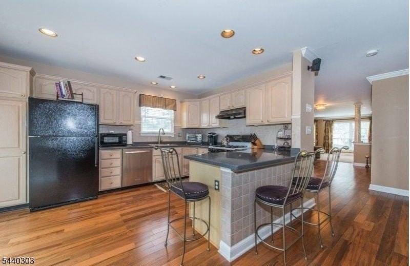 84 Constitution Way - Photo 6 of 18