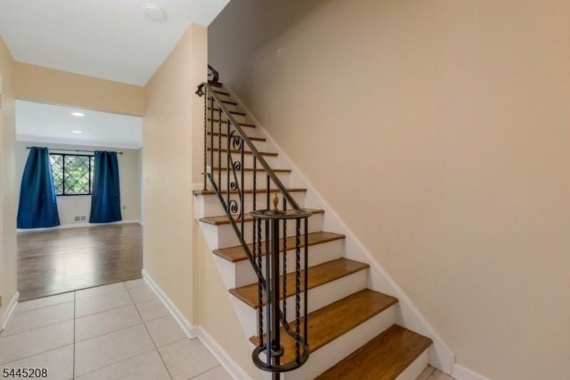182 Wildflower Ln - Photo 3 of 30