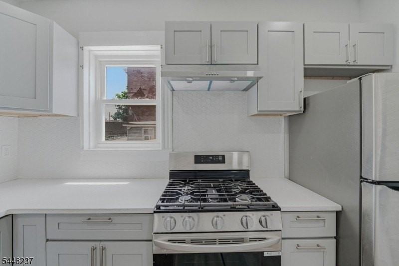 489 E 22nd St #1 - Photo 6 of 18