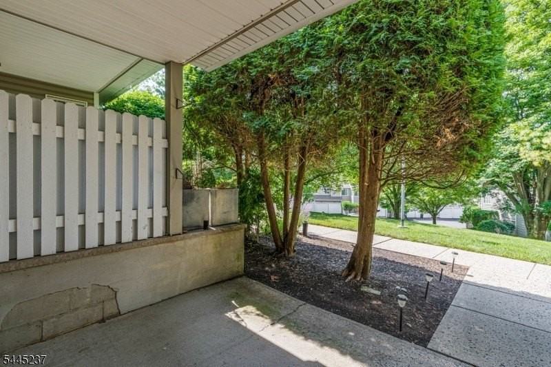 3 Tory Ct - Photo 2 of 28