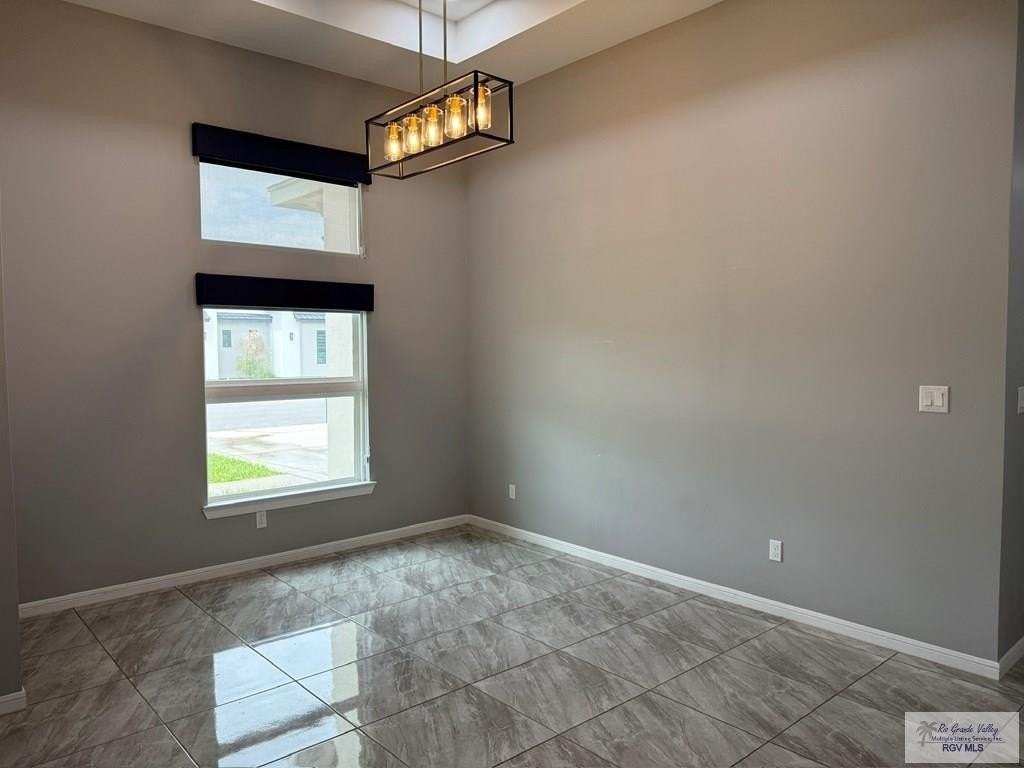 9388 N Queen Palm - Photo 3 of 25