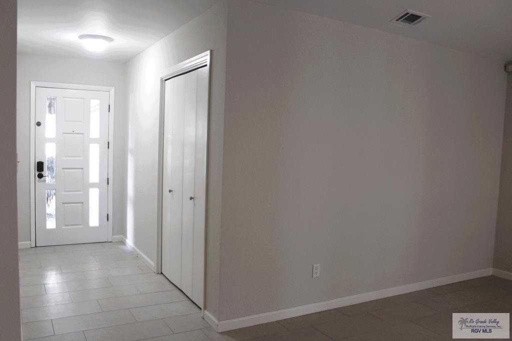 1209 E Williamson Ave - Photo 4 of 22