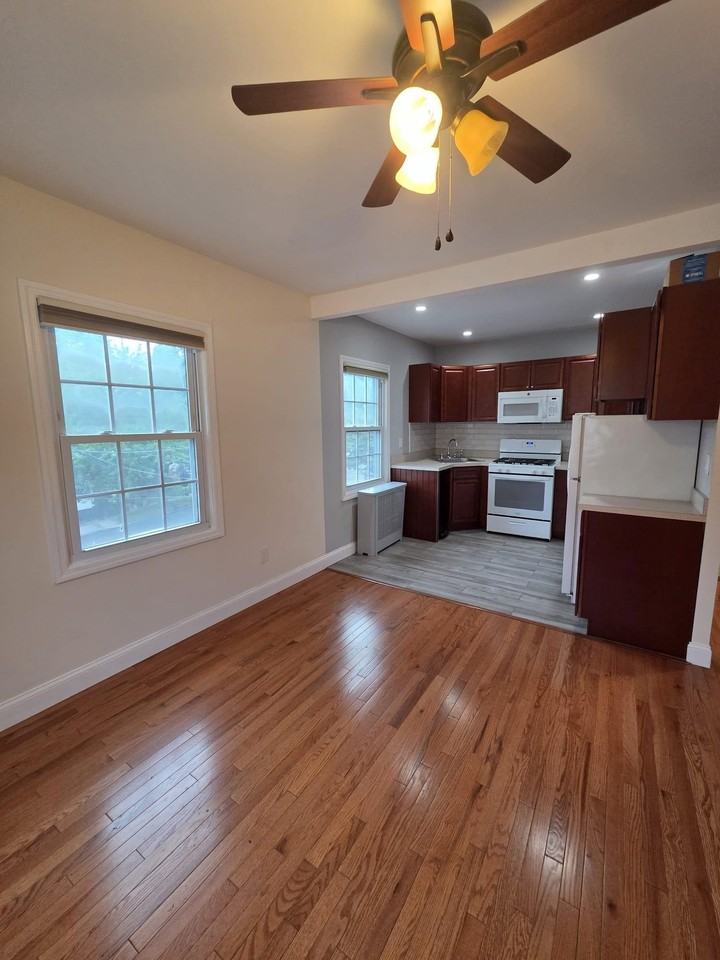 16 Sidney Ave #2ndFL - Photo 3 of 13