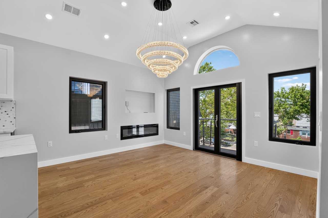 482 Kennedy Blvd #2 - Photo 2 of 25