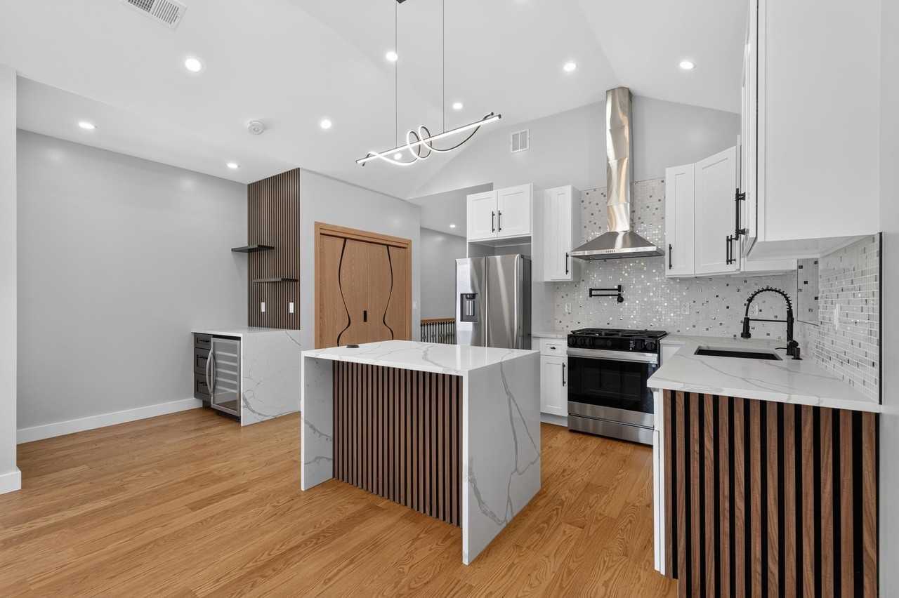 482 Kennedy Blvd #2 - Photo 6 of 25