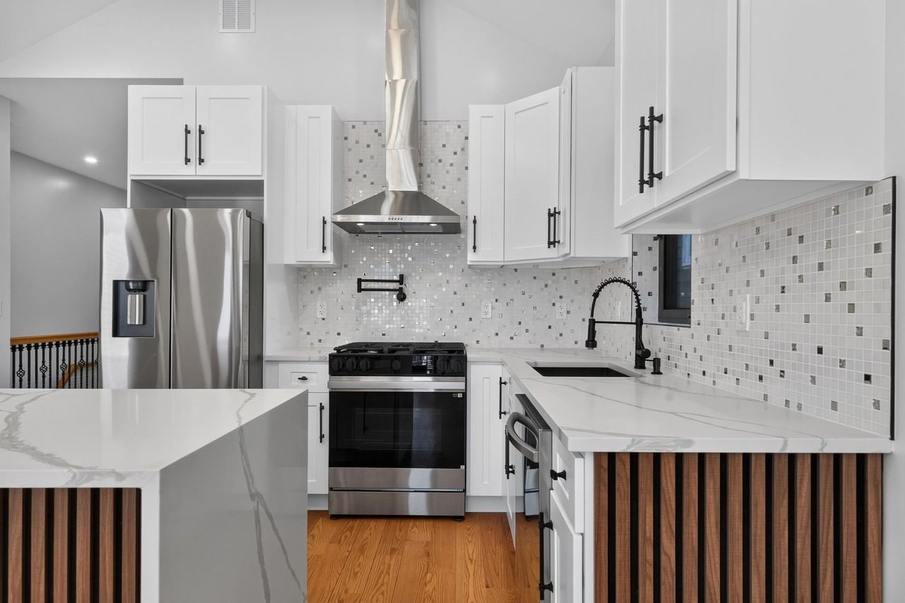 482 Kennedy Blvd #2 - Photo 7 of 25