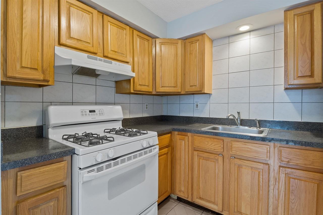 431 7th St #1 - Photo 3 of 11