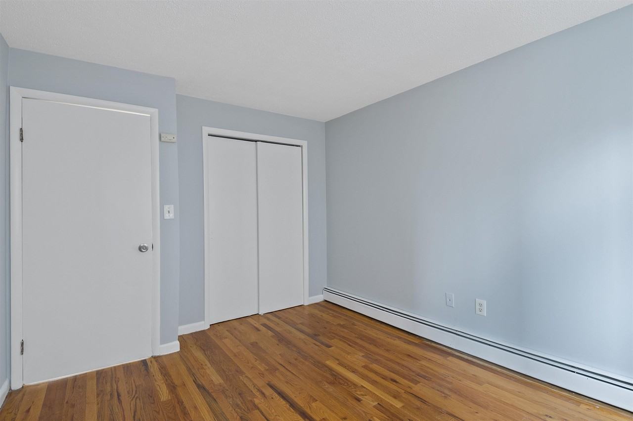 431 7th St #1 - Photo 7 of 11