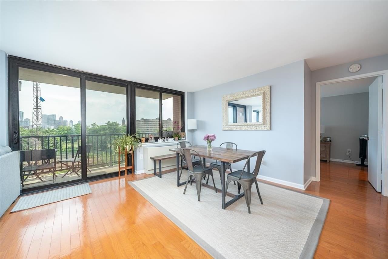 700 Grove St #6M - Photo 2 of 25