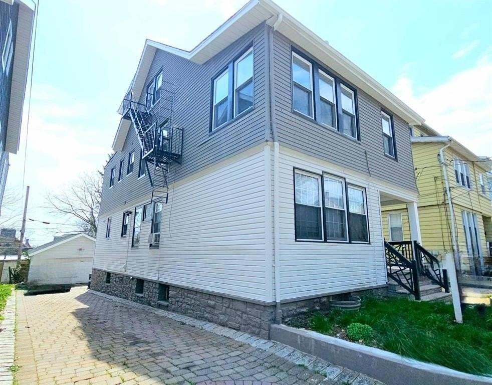 8 Boyden Pkwy S #1 - Photo 2 of 13