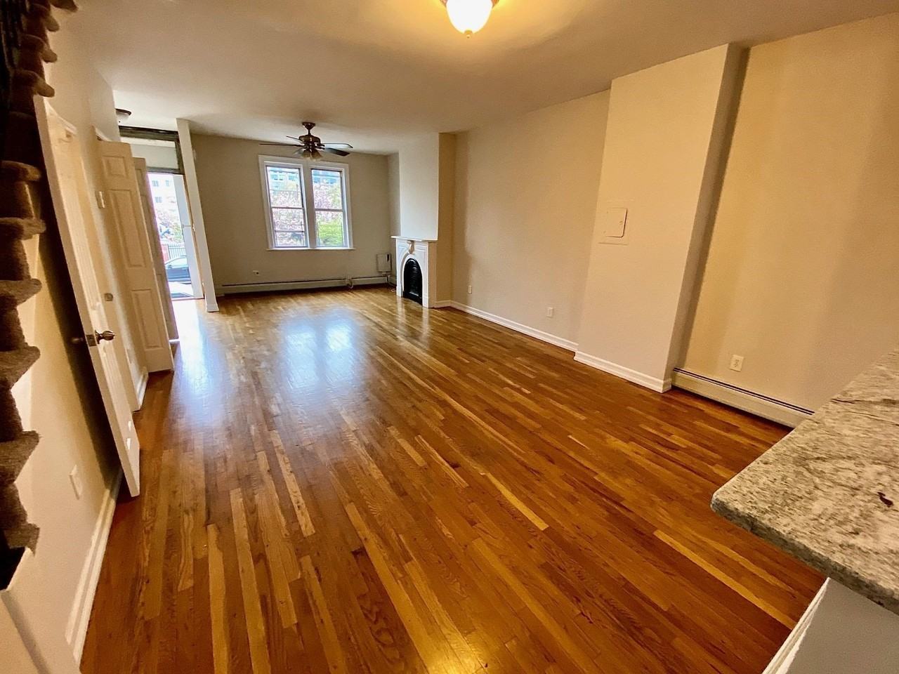 Pavonia Ave - Photo 5 of 16