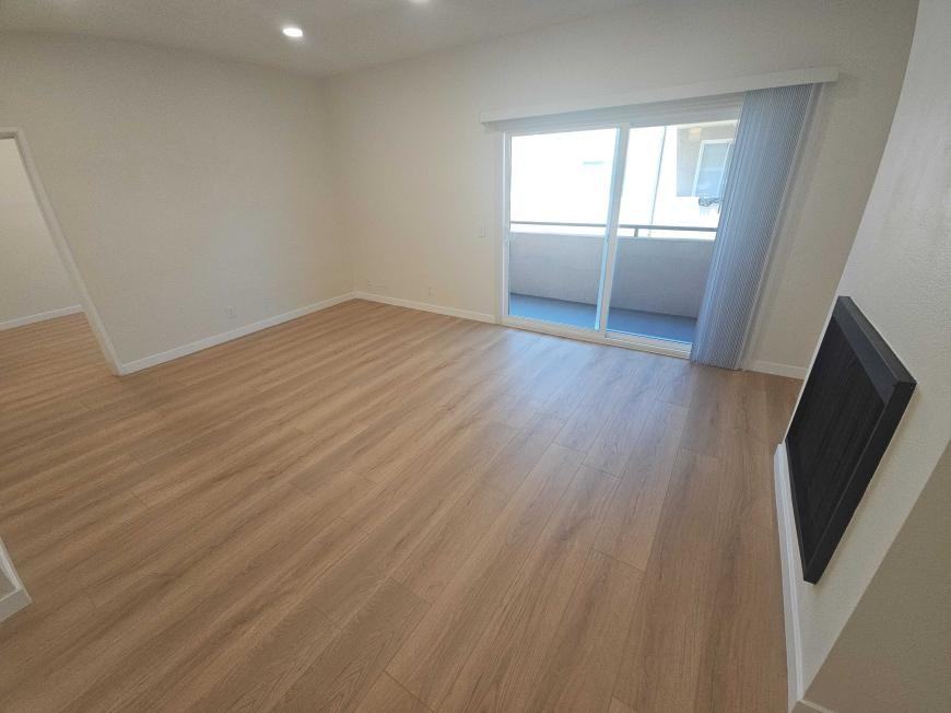 11469 Collins St - Photo 6 of 10
