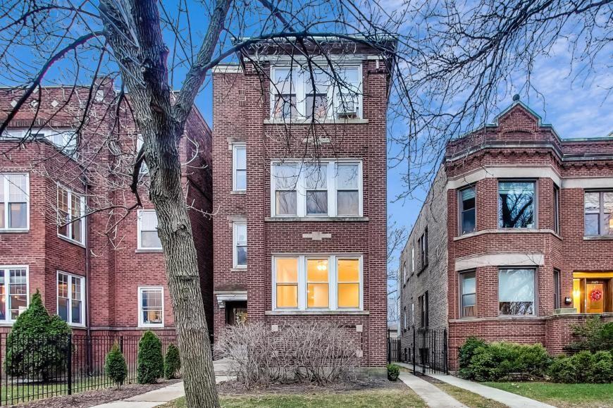 2621 W Leland Ave - Photo 2 of 6