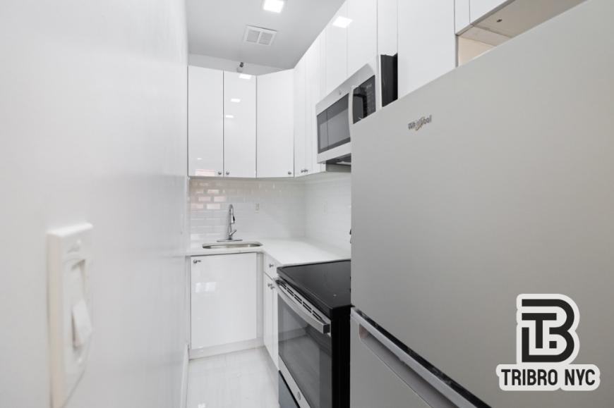 158 E 102nd St - Photo 5 of 6