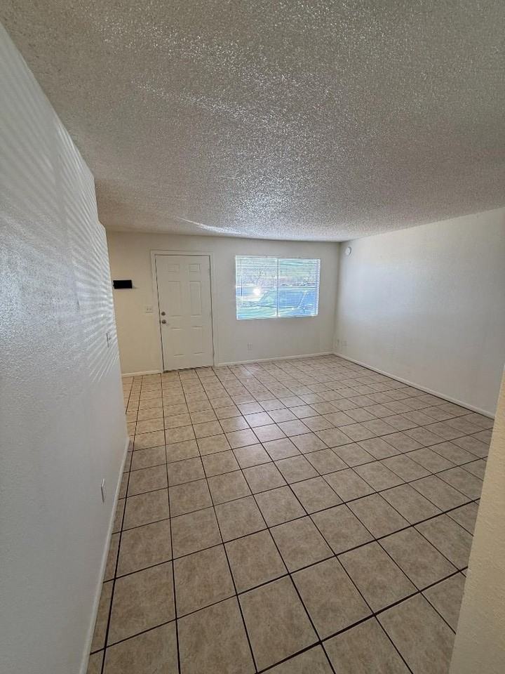 508 N Scott Ave - Photo 4 of 10