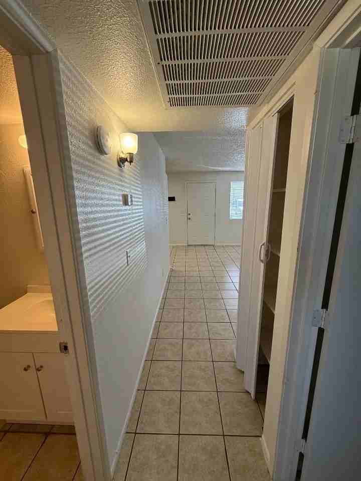 508 N Scott Ave - Photo 5 of 10