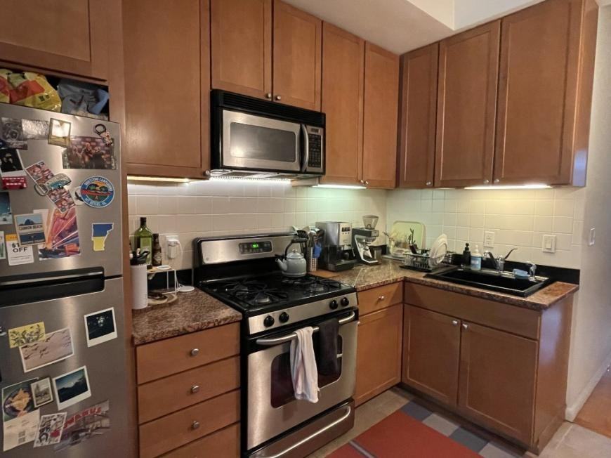 221 Van Brunt St - Photo 4 of 6