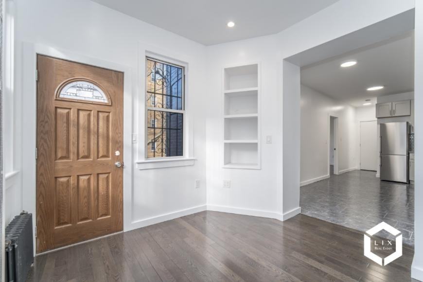 102 Dahill Rd - Photo 2 of 10