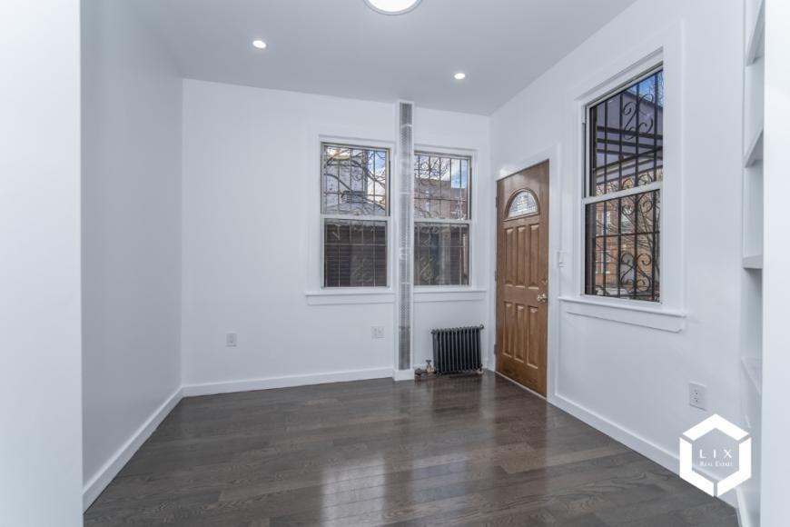 102 Dahill Rd - Photo 3 of 10