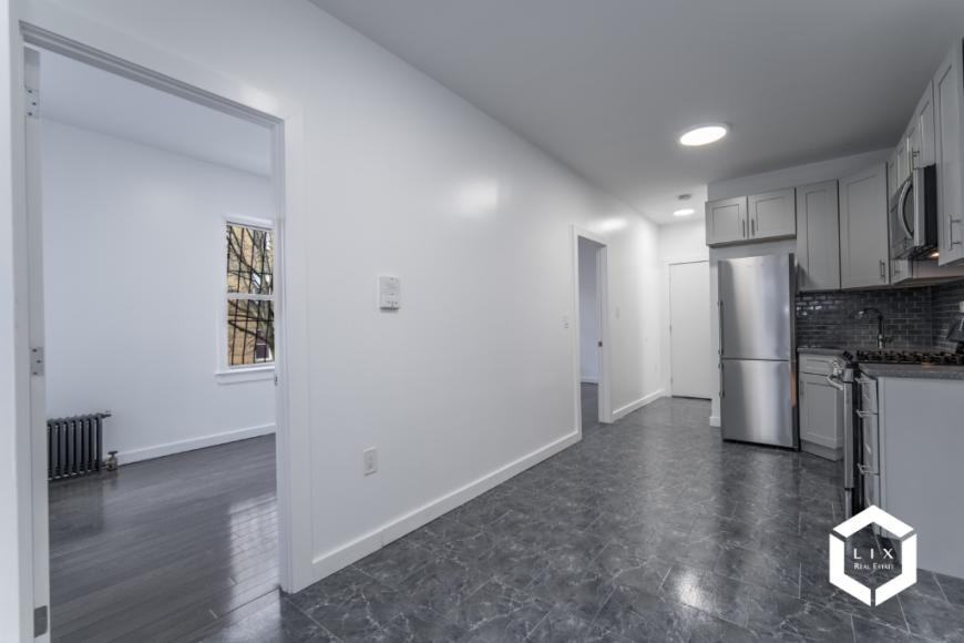 102 Dahill Rd - Photo 4 of 10