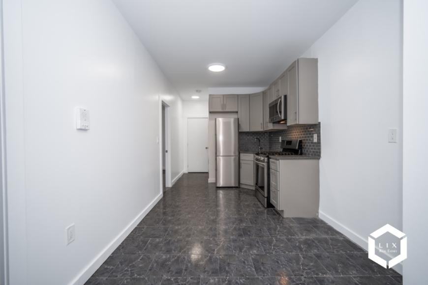 102 Dahill Rd - Photo 5 of 10