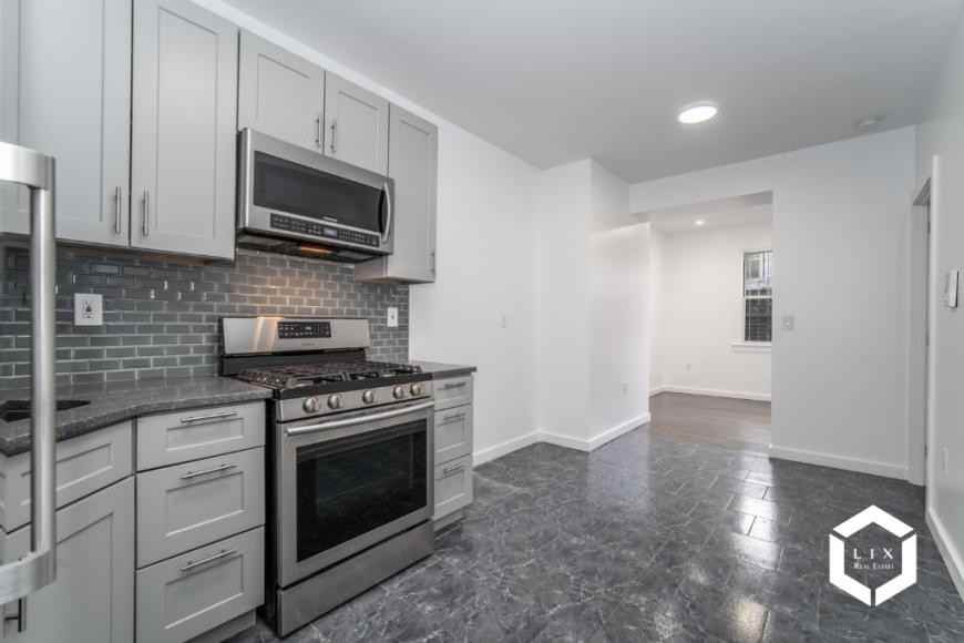 102 Dahill Rd - Photo 6 of 10