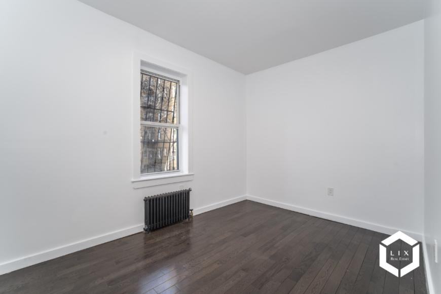 102 Dahill Rd - Photo 7 of 10