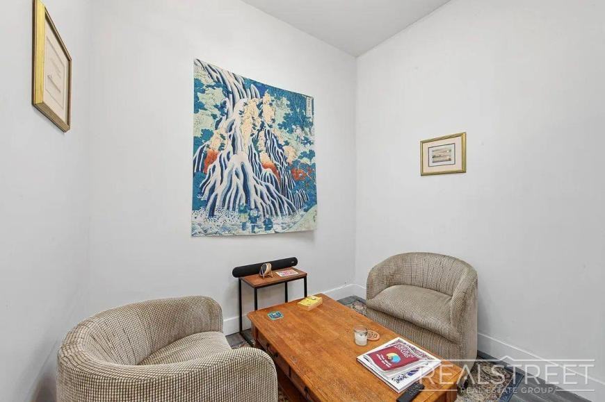 416 Rogers Ave - Photo 5 of 10