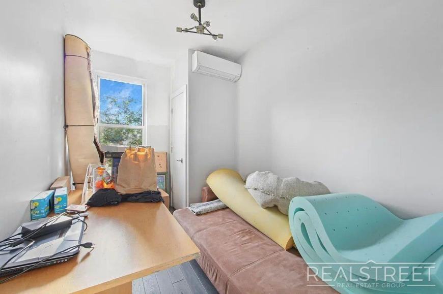 416 Rogers Ave - Photo 6 of 10