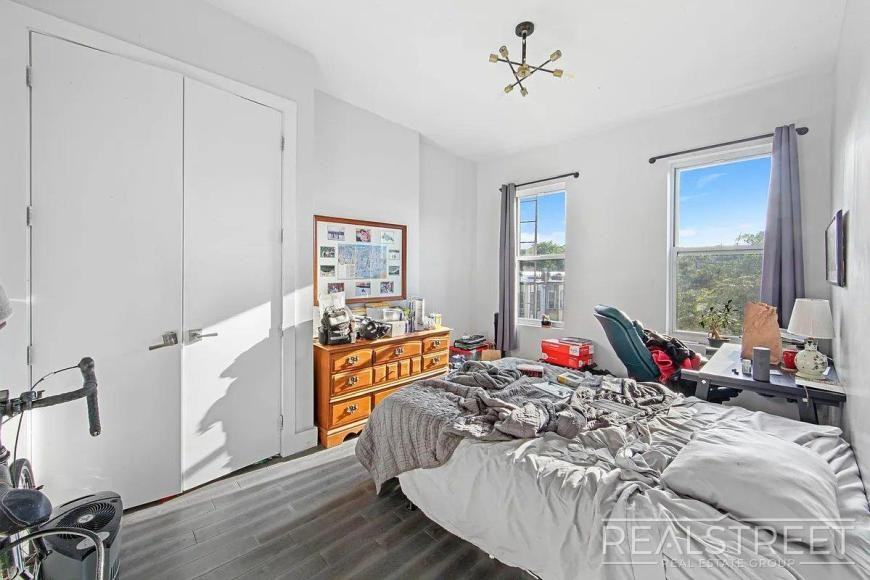 416 Rogers Ave - Photo 7 of 10
