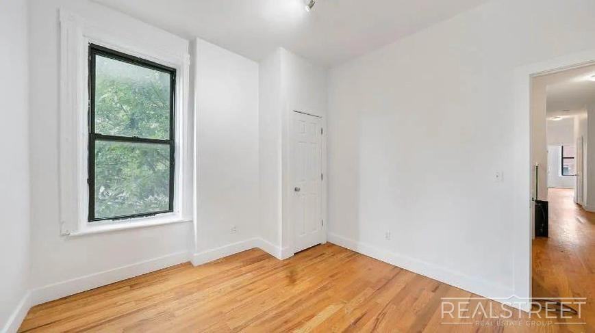 756 Marcy Ave - Photo 4 of 10