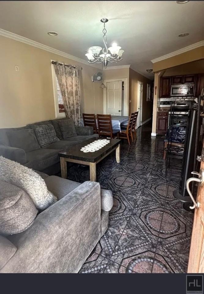 13319 97th Ave - Photo 3 of 10